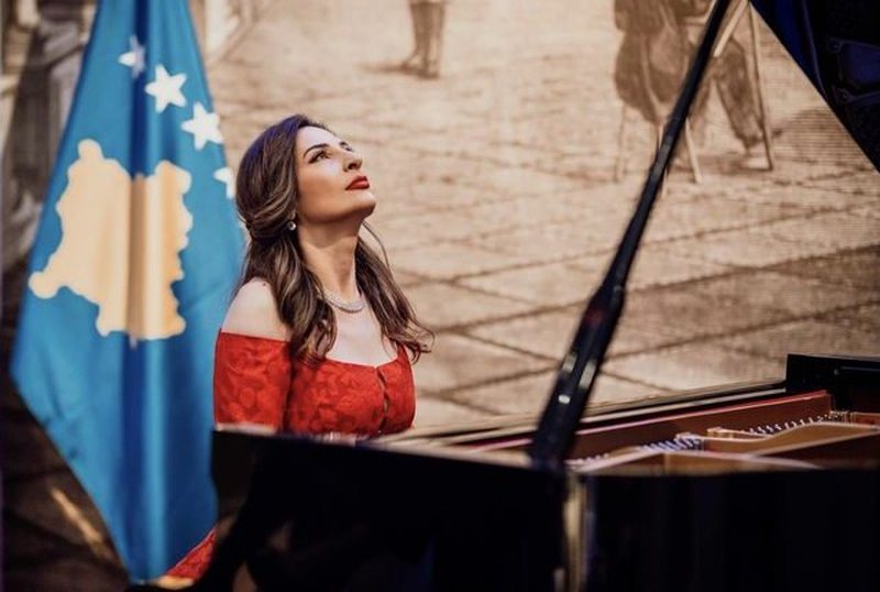 Pianistja e njohur Lule Elezi me dy koncerte recitale në Poloni, promovon edhe albumin e saj me vepra të Bethoven dhe Chopin