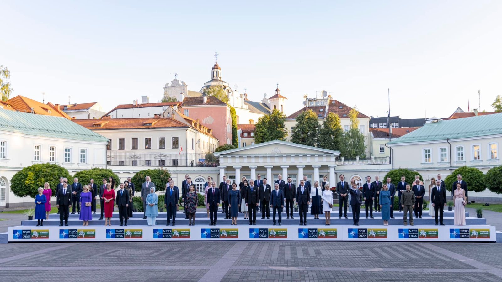 Rama publikon foto nga mbrëmja në Pallatin Presidencial të Vilnius