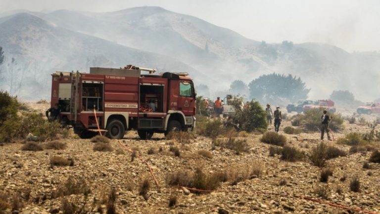 Zjarret shkatërruese në Greqi, shpallet gjendja e jashtëzakonshme në Rodos