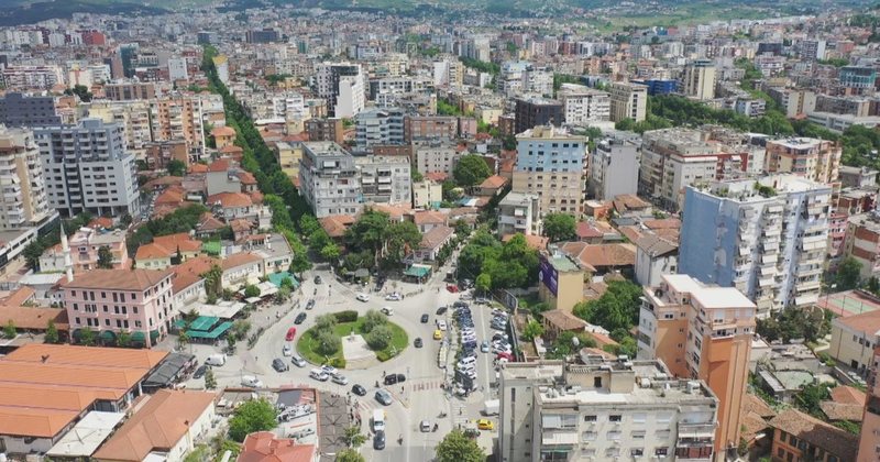 Shqipërisë i duhen 59 vite që të ketë sërish 2,8 milionë banorë - Kusht, të mos largohet askush