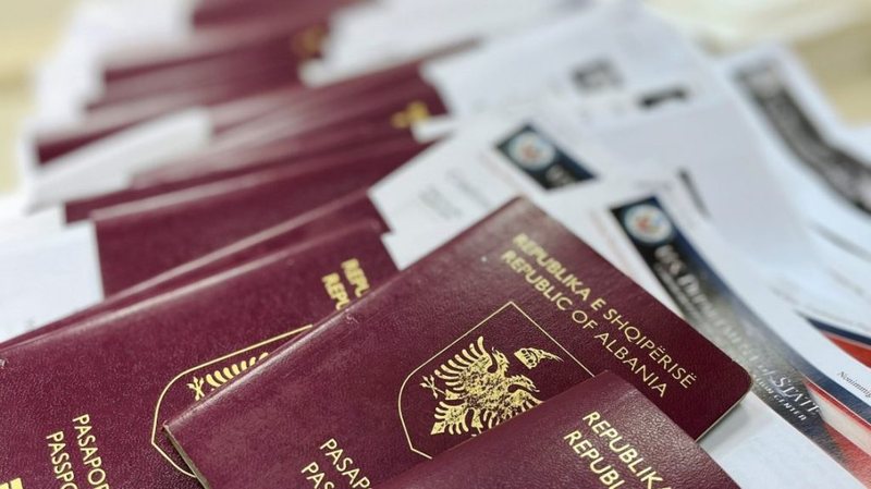 Lehtësohet procesi i rinovimit të pasaportës – Tashmë rinovimi mund të bëhet në çdo pikë aplikimi të Shqipërisë