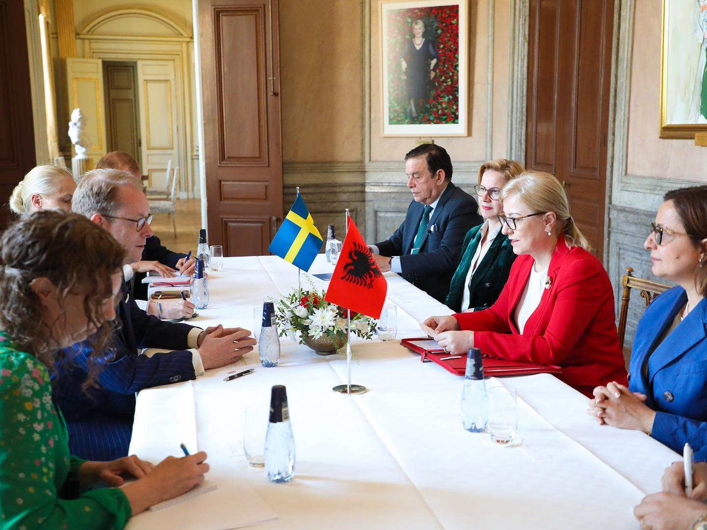 Nikolla takim me kryediplomatin suedez: Mirënjohje për mbështetjen në integrimin evropian