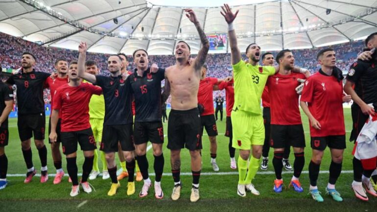 FOTO/ Notat e kuqezinjve, mësoni si u vlerësuan lojtarët për paraqitjen në fushën e lojës ndaj Kroacisë sipas statistikave