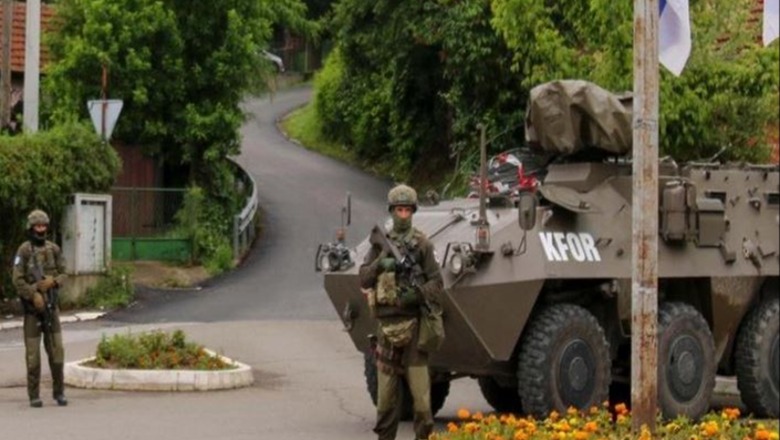 Përshkallëzimi i situatës në veri, komandanti i KFOR-it: Shmangëm një masakër, shpëtuam 15 policë të Kosovës