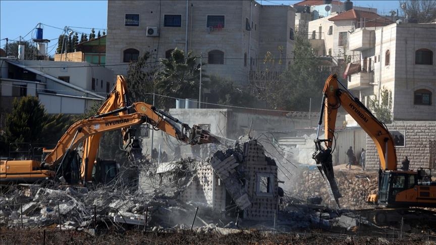 Forcat izraelite shembin një apartament banimi në Kudsin Lindor