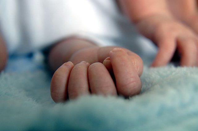 E rëndë në Kosovë, vdes foshnja e porsalindur në Spitalin e Prizrenit, arrestohen tre mjekë