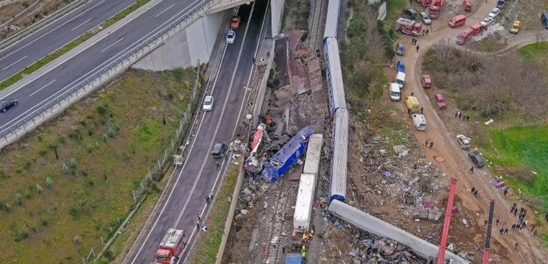  Aksidenti tragjik në Greqi, publikohet momenti i tmerrshëm kur treni i pasagjerëve shpërthen në flakë