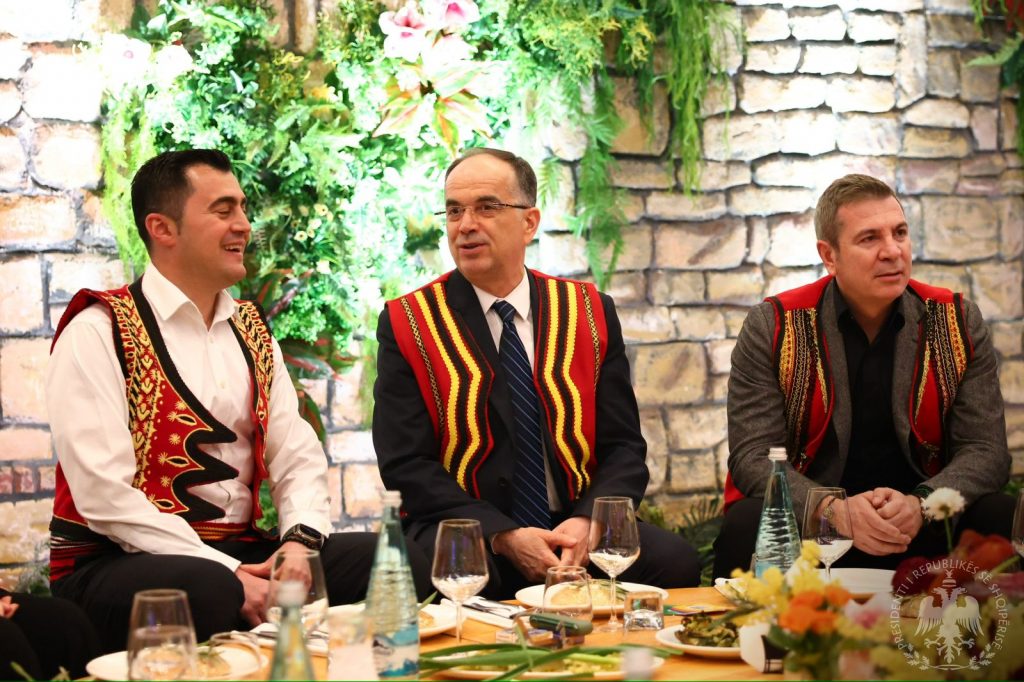 Begaj në “Sofrën e Elbasanit”: Ta ruajmë traditën e shqiptarit