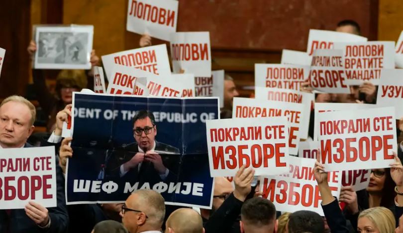 “Vuçiç ka frikë nga një hetim ndërkombëtar”, ekspertët për zgjedhjet në Beograd: I druhet zbulimit se sa i korruptuar është sistemi