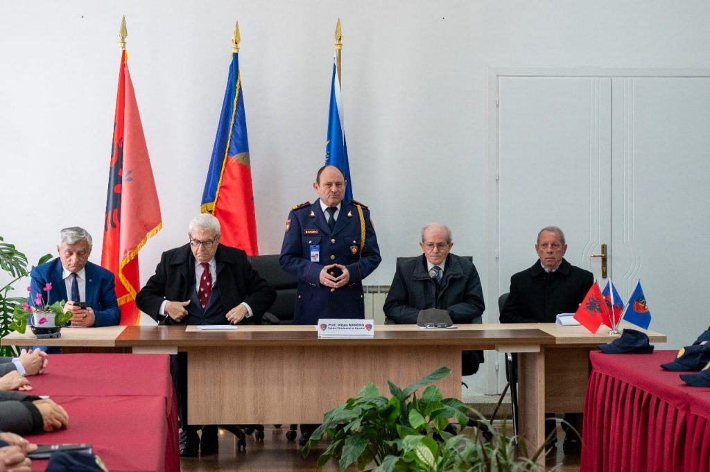Pasurimi i bibliotekës së Akademisë së Sigurisë, prezantohet botimi “Ballkani, viktimë e gjeopolitikës”