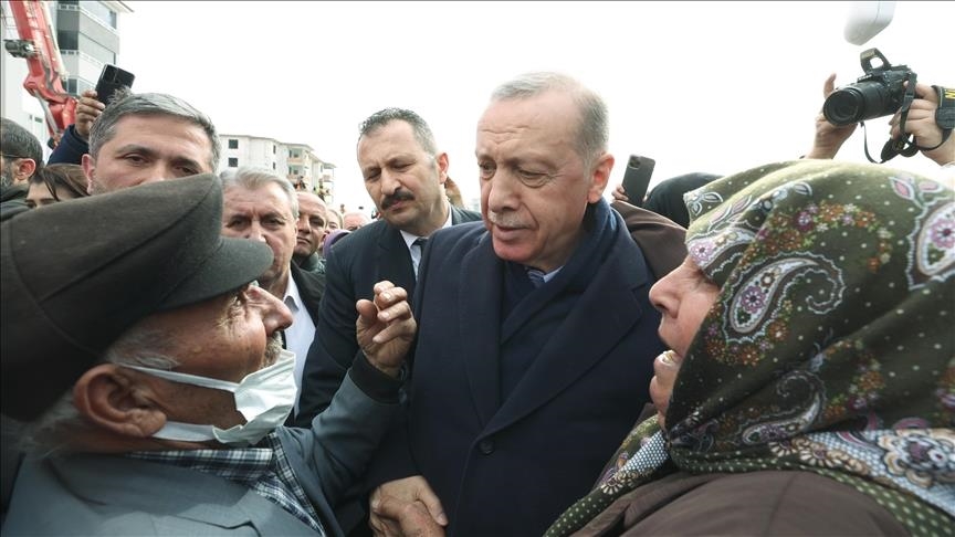 Presidenti Erdoğan, iftarin e parë me të prekurit nga tërmeti në Kahramanmaraş