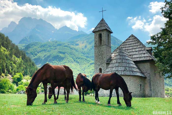 “Viajeros”: Shqipëria – vizitoni 14 vendet e mahnitshme me shumëllojshmëri të jashtëzakonshme peizazhesh