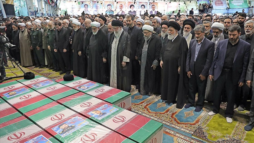 Udhëheqësi i Iranit, Khamenei fali namazin e xhenazes së presidentit Raisi