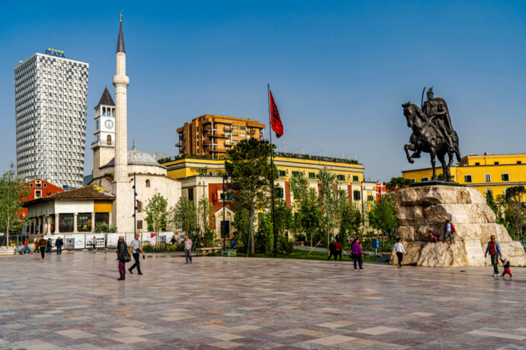 Shqipëria ka 132 parti politike, shumica pa adresë, ja sa para morën në vitin 2023