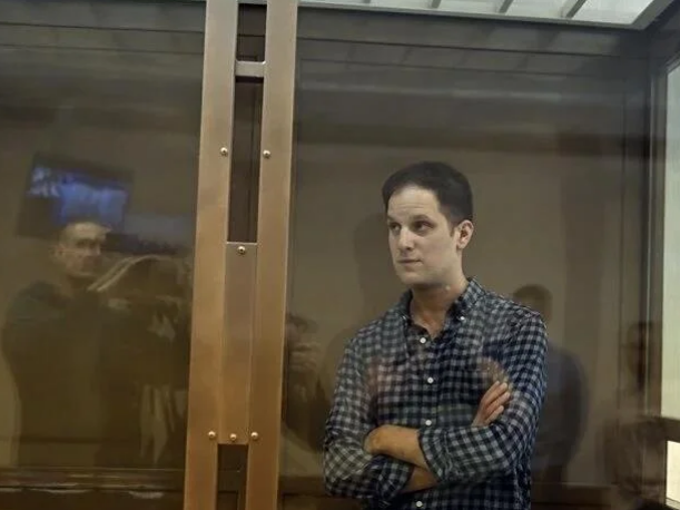 Gjykata e Moskës zgjat për 3 muaj paraburgimin e gazetarit të Wall Street Journal