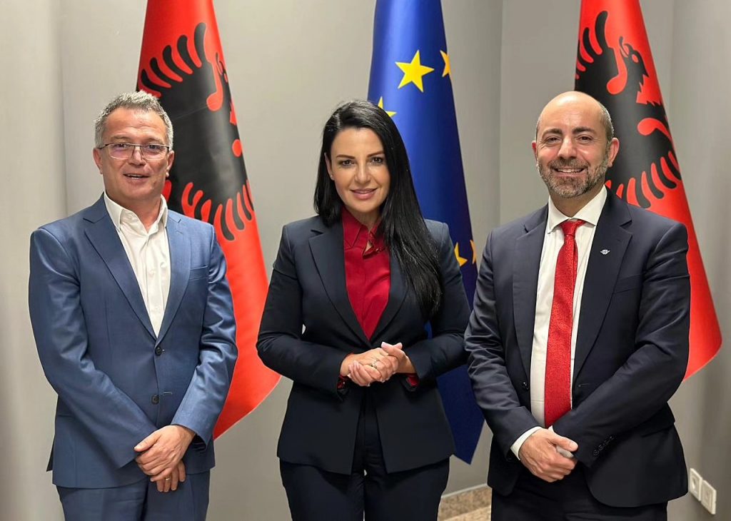 Balluku: Aviacioni civil në Shqipëri, rritje si në asnjë vend tjetër në Europë