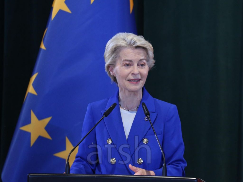 Von der Leyen: Të gjithë grup-kapitujt mund të hapen deri në fund të 2025-ës