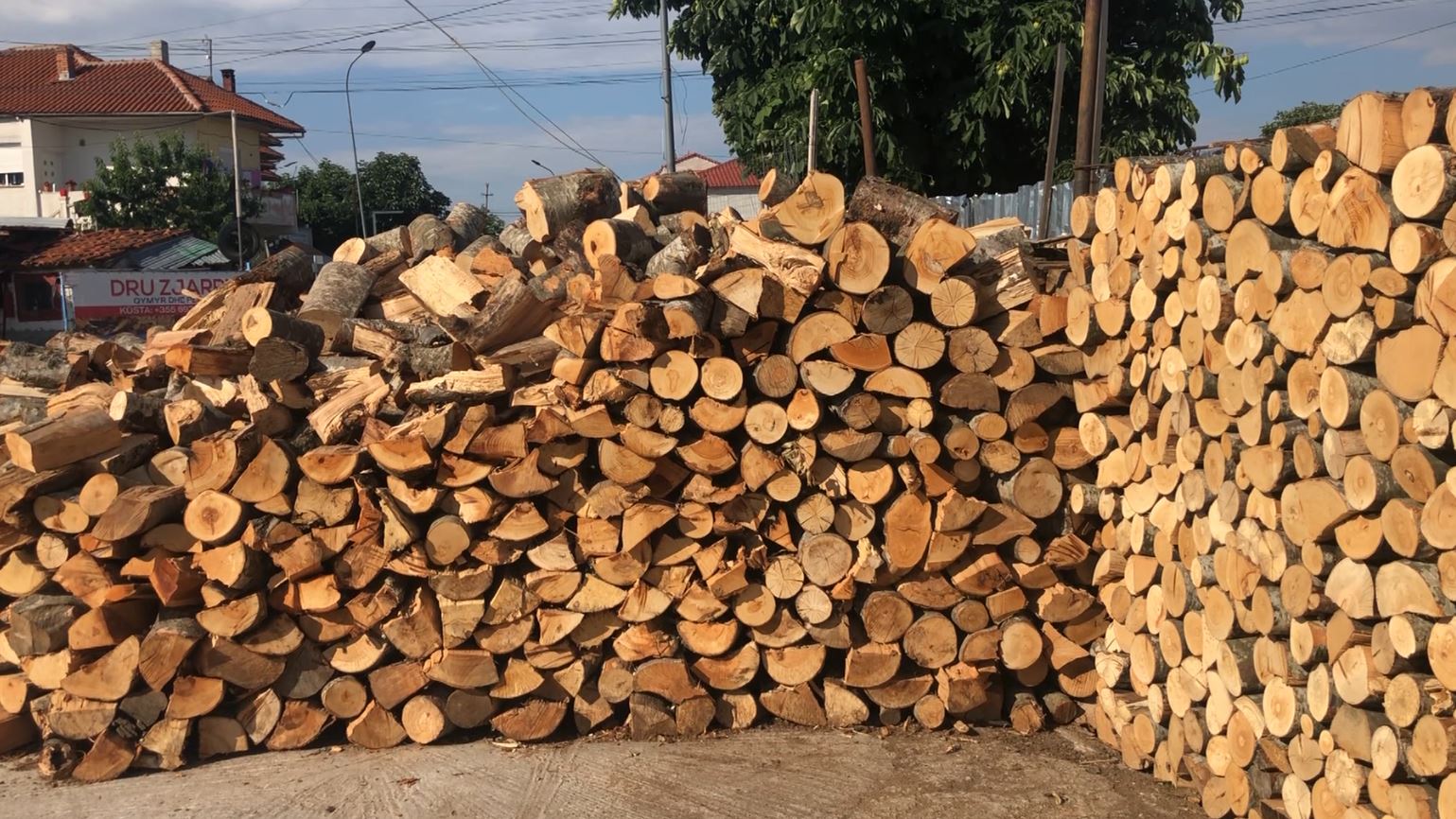 Rritet çmimi i druve në Korçë, një metër kub kushton 6300 lekë. Preken pensionistët