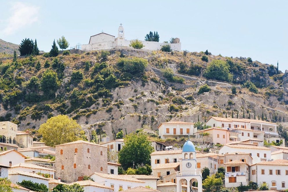 IKMT ndërhyn në 80 pika problematike në Dhërmi, cenojnë turizmin