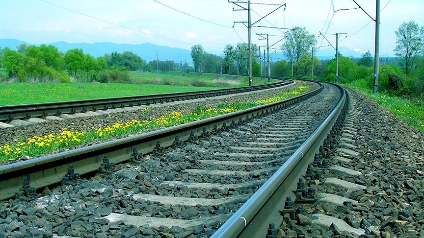 Koreja e Veriut njofton se do të ndërpresë lidhjet e rrugës tokësore dhe hekurudhore me Korenë Jugut