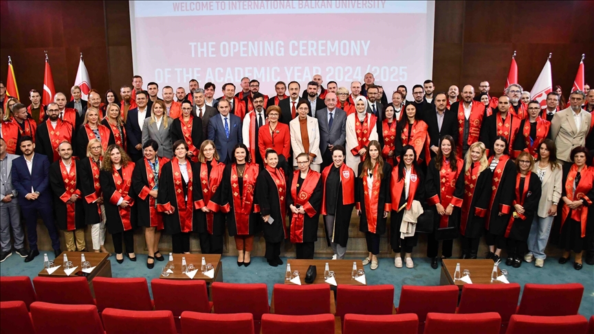 Shkup, mbahet ceremonia e hapjes së vitit të ri akademik në Universitetin Ndërkombëtar Ballkanik