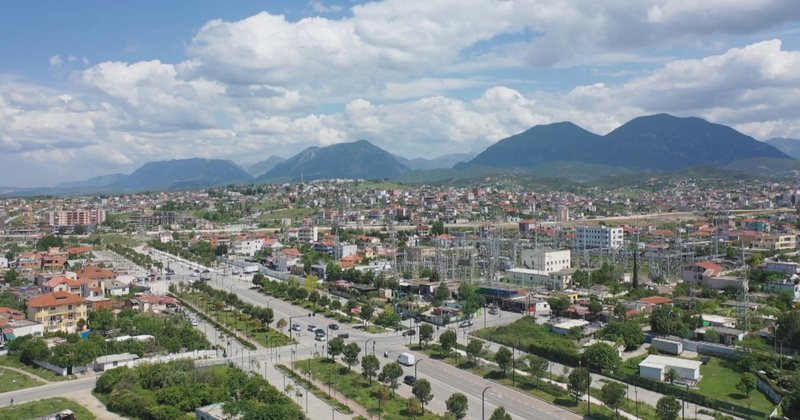 Pak shitje, çmime më të larta: Apartamentet vijojnë të shtrenjtohen, në nivelet më të larta historike