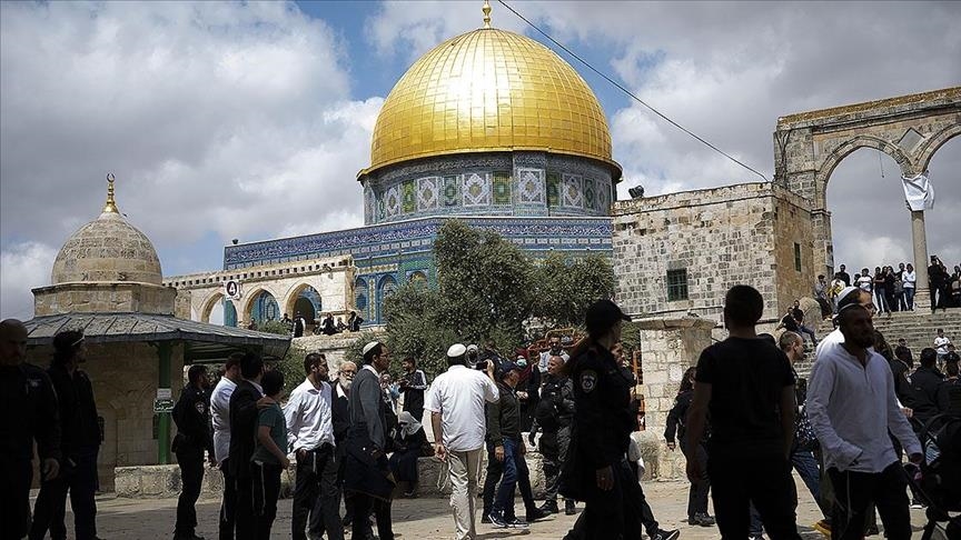 Kolonët izraelitë, të cilët uzurpuan tokat palestineze, bastisën Xhaminë al-Aksa