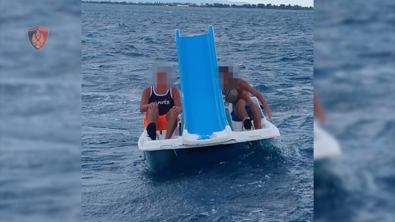 Rrezikuan të mbyteshin në det, policia shpëton tre persona në Shëngjin e Velipojë